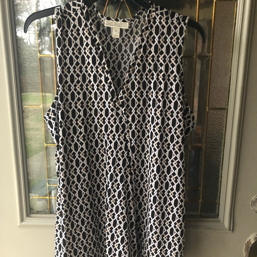 Dana Buchman v neck blouse, size L, excellent condition